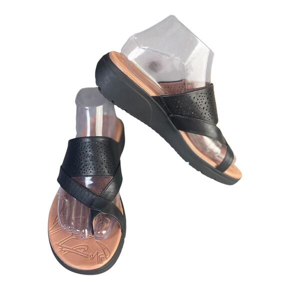 BareTraps Women’s Brett Wedge Black Slide Sandals Size-7.5m - Picture 2 of 10